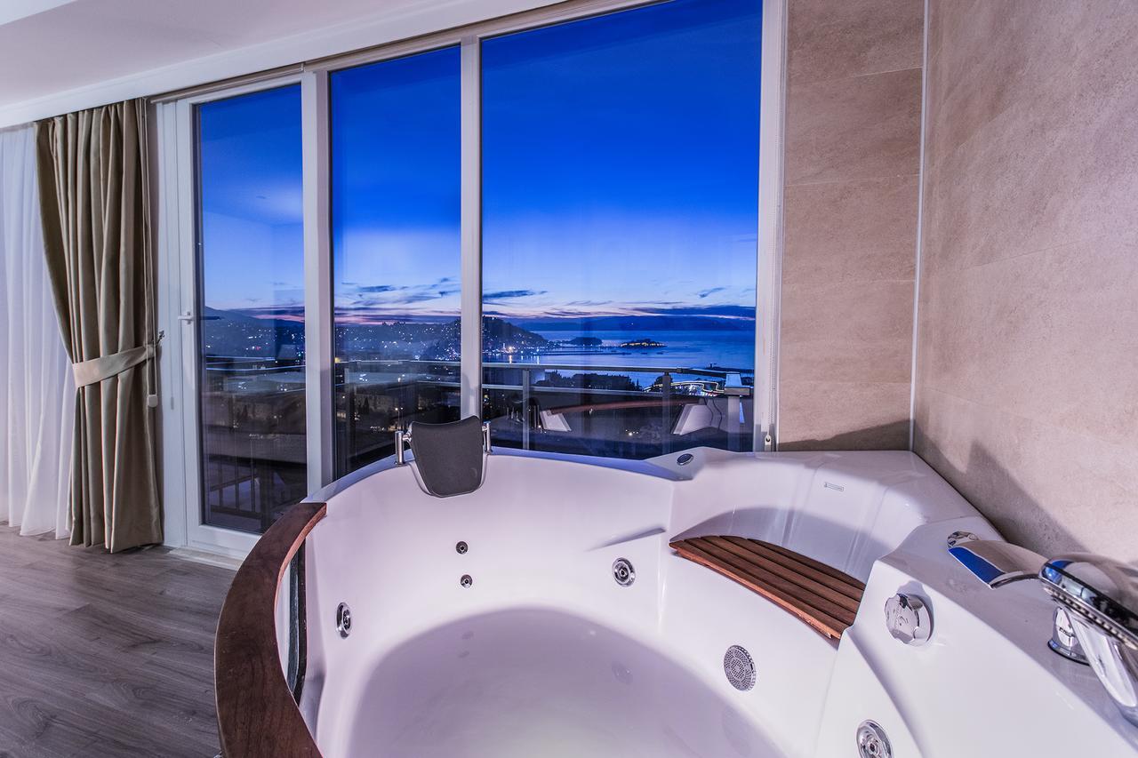 Demir Suit Hotel Kuşadası Ngoại thất bức ảnh
