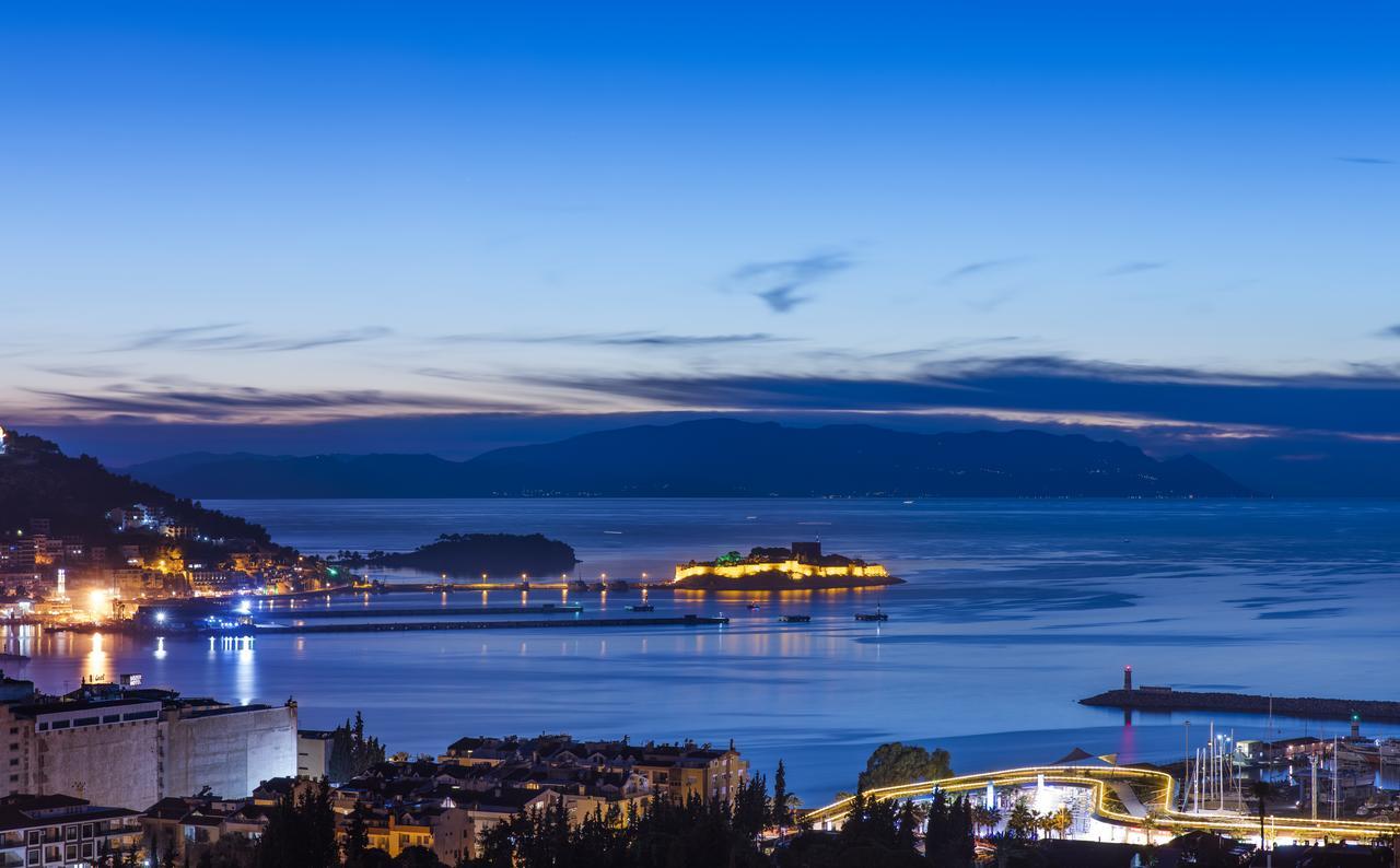 Demir Suit Hotel Kuşadası Ngoại thất bức ảnh