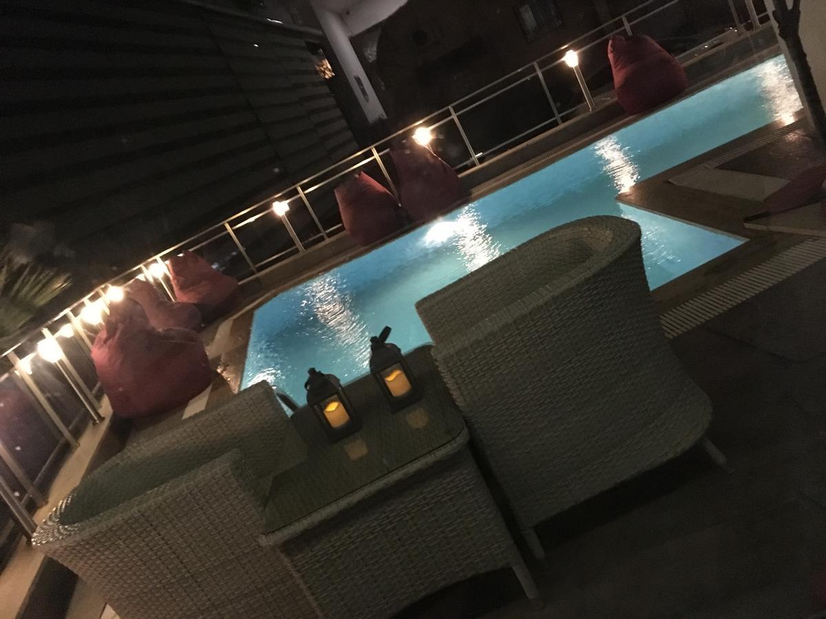 Demir Suit Hotel Kuşadası Ngoại thất bức ảnh